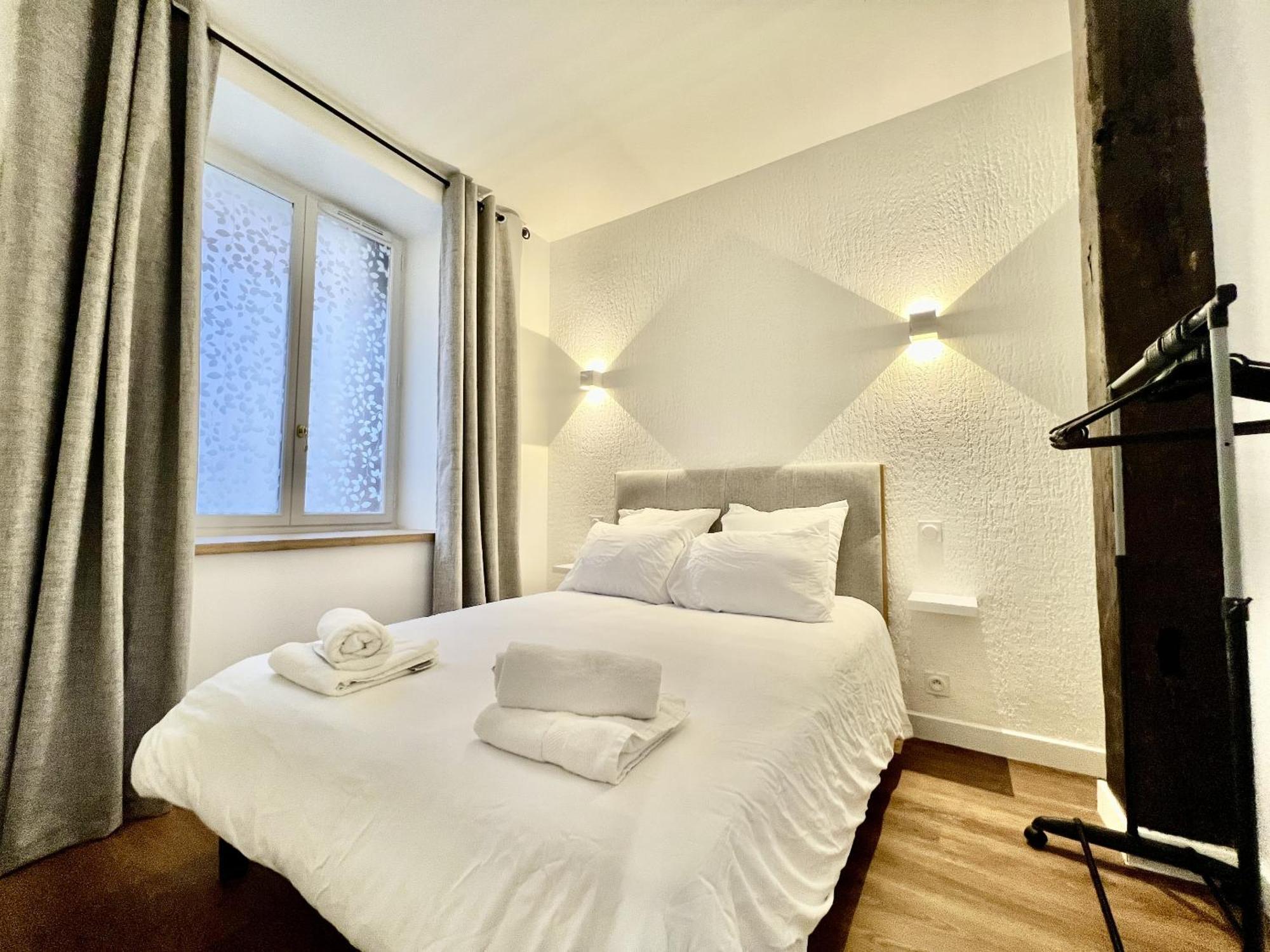 Les Logis D'Esmeralda-Des Appartements Au Charme Intemporel 罗莫朗坦 外观 照片