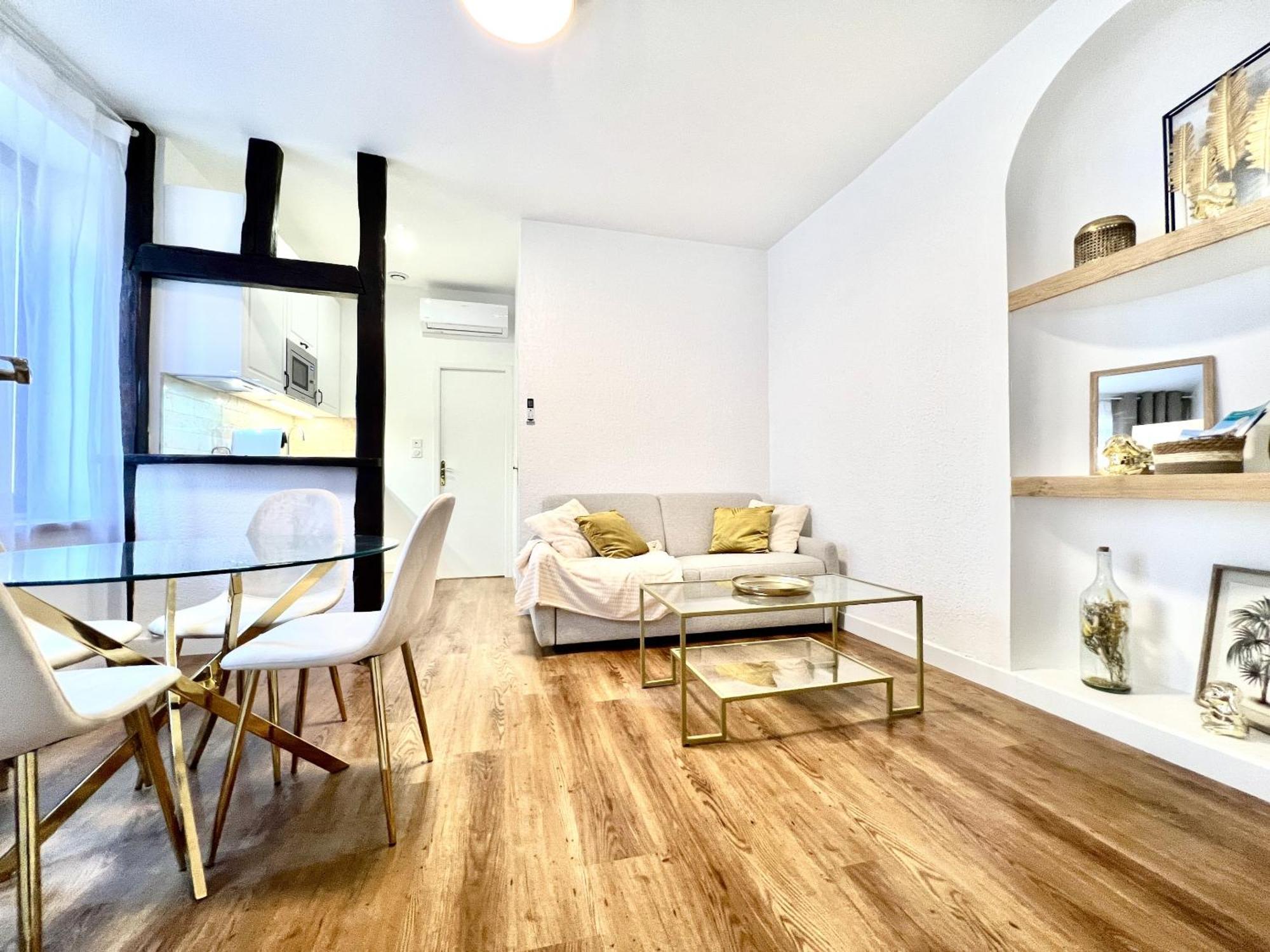 Les Logis D'Esmeralda-Des Appartements Au Charme Intemporel 罗莫朗坦 外观 照片