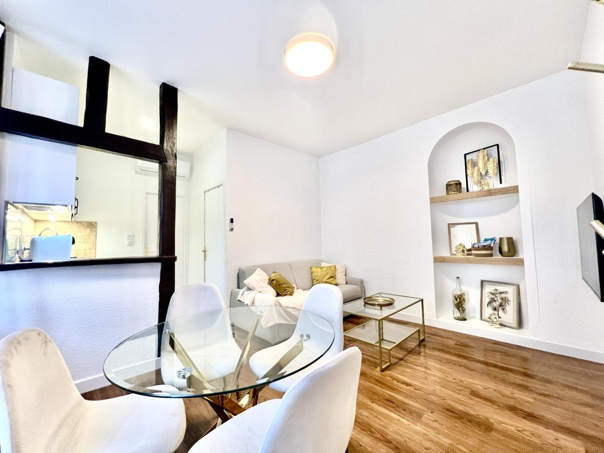 Les Logis D'Esmeralda-Des Appartements Au Charme Intemporel 罗莫朗坦 外观 照片